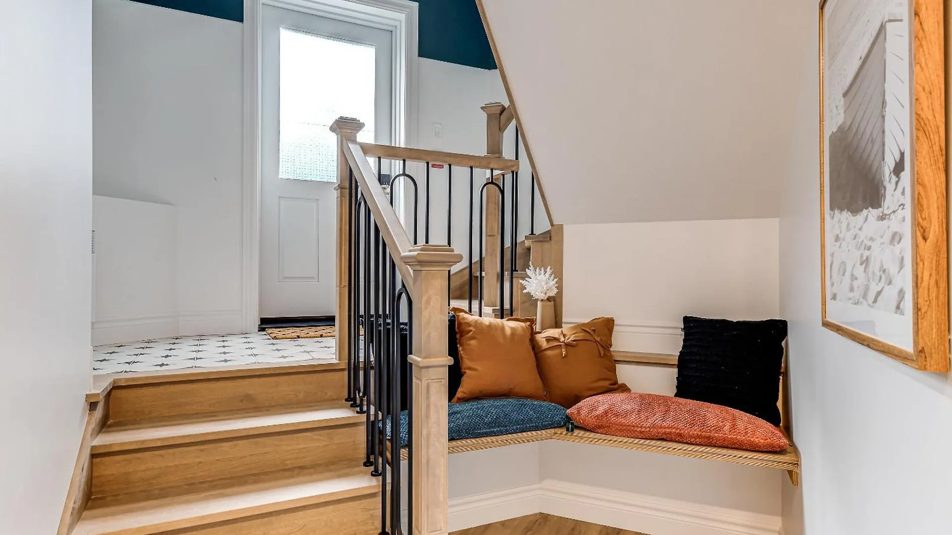 North House - Majestic 3-Bedroom Designer Apartment Quebec City Canada