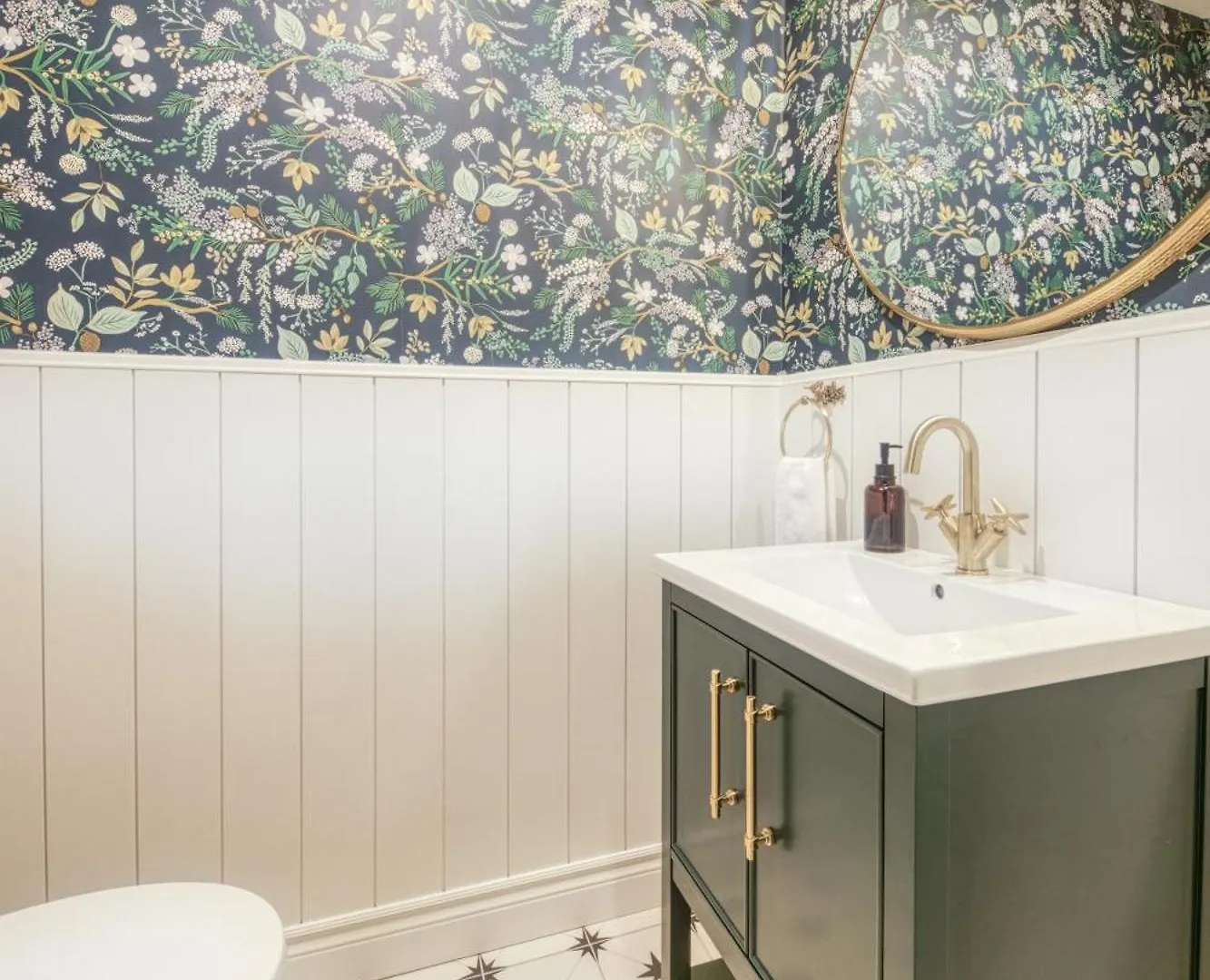 North House - Majestic 3-Bedroom Designer Apartment Quebec City